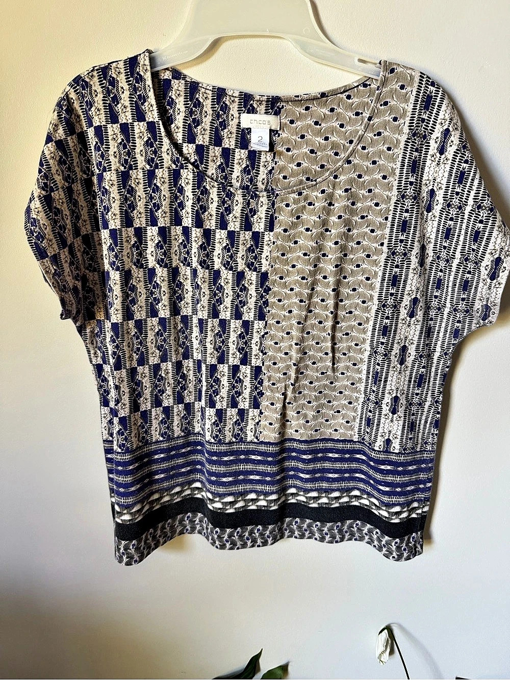 Chico's Geometric Print Blouse in Blue & Cream Size Medium